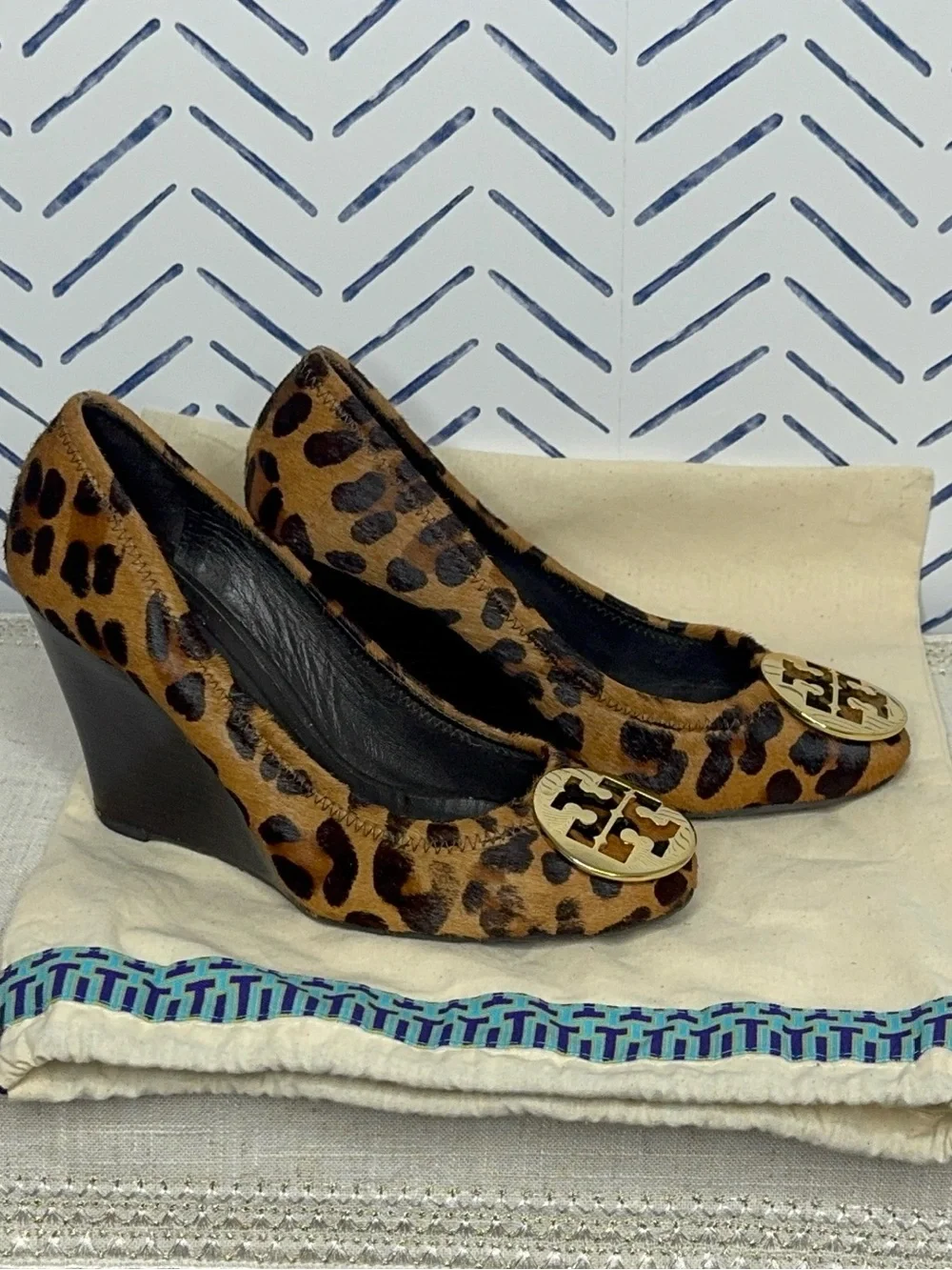 Tory Burch Pony /Calf Hair leopard Wedge Pump Shoe size 8.5